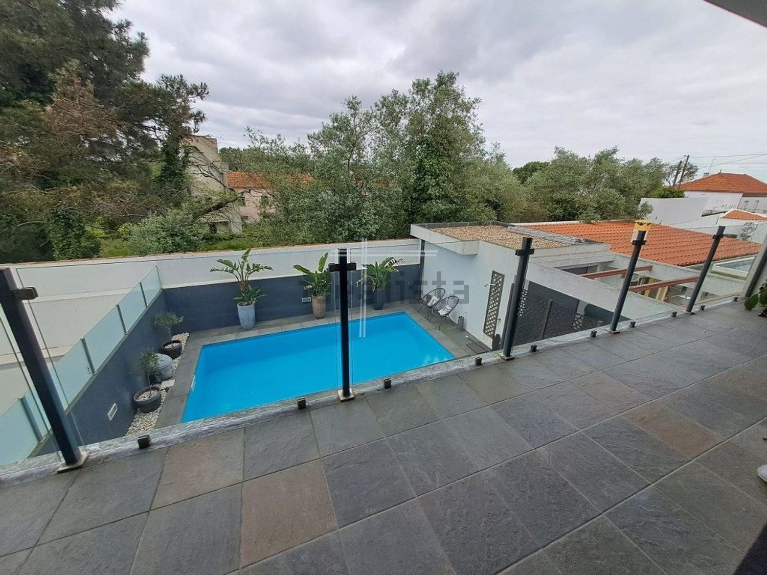双拼别墅出售在Quintinhas - 游泳池
