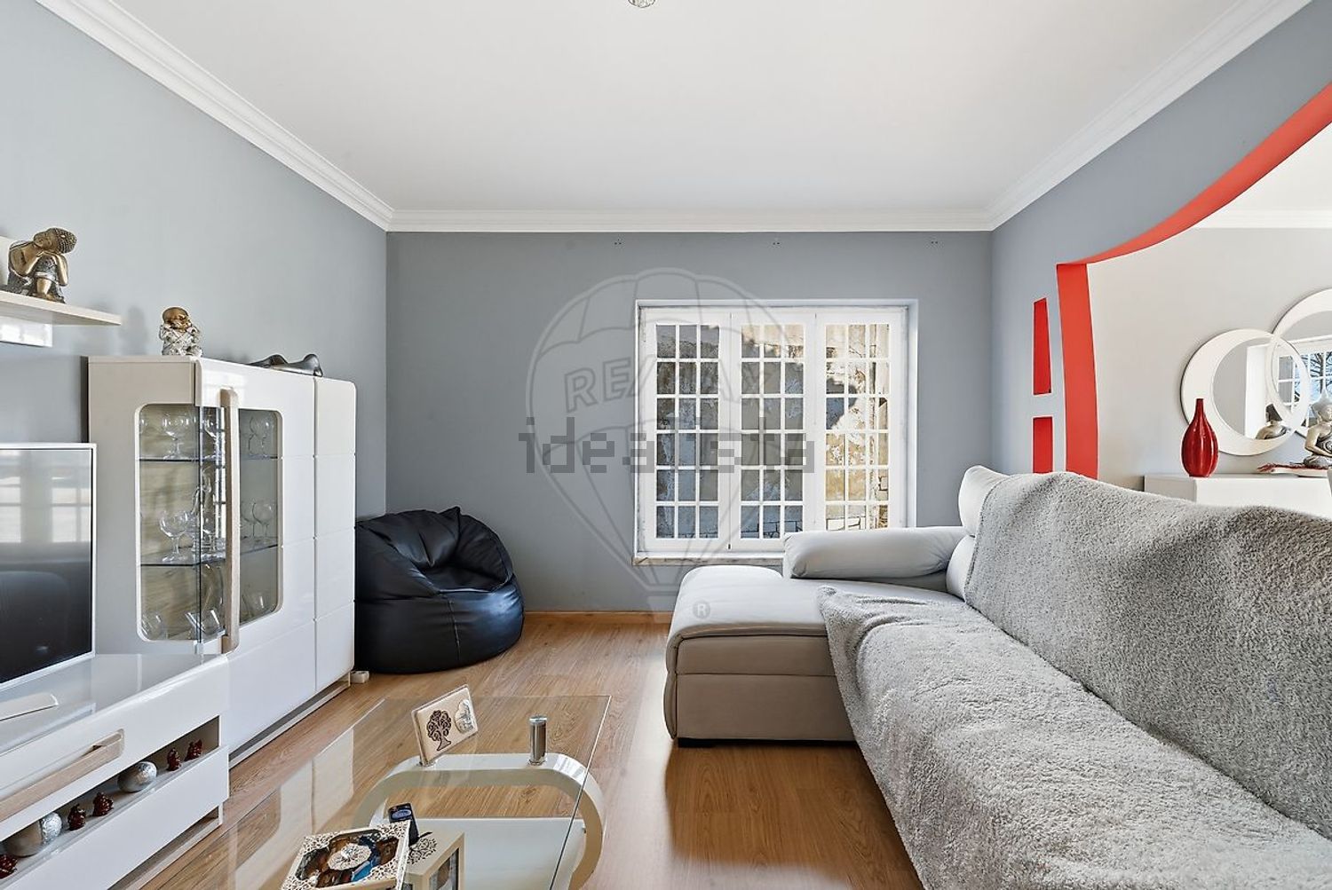 小楼房或独栋别墅出售在São Quintino - 客厅