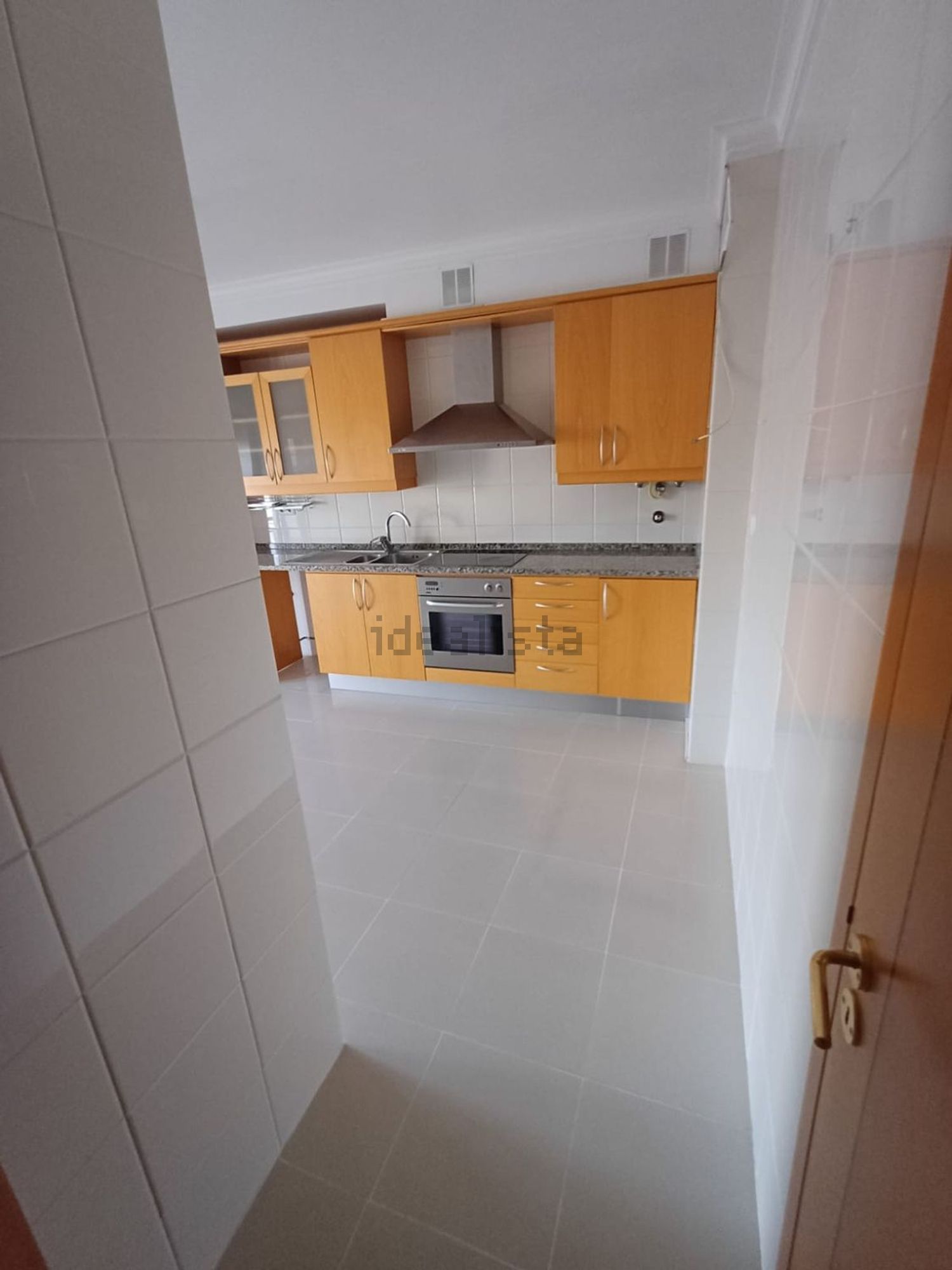 出租公寓 t3在Rua Mouzinho de Albuquerque, 27 - 厨房