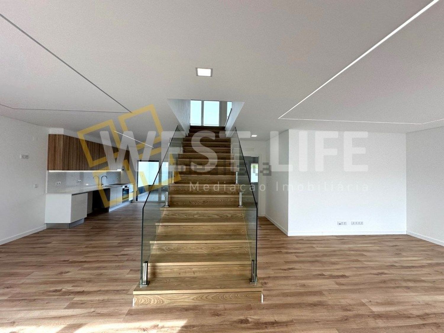 小楼房或独栋别墅出售在Santa Bárbara - 详情