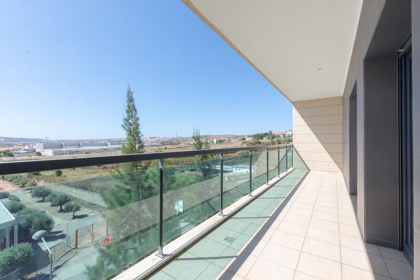 出租公寓 t4在Rua Marechal Gomes da Costa, 3