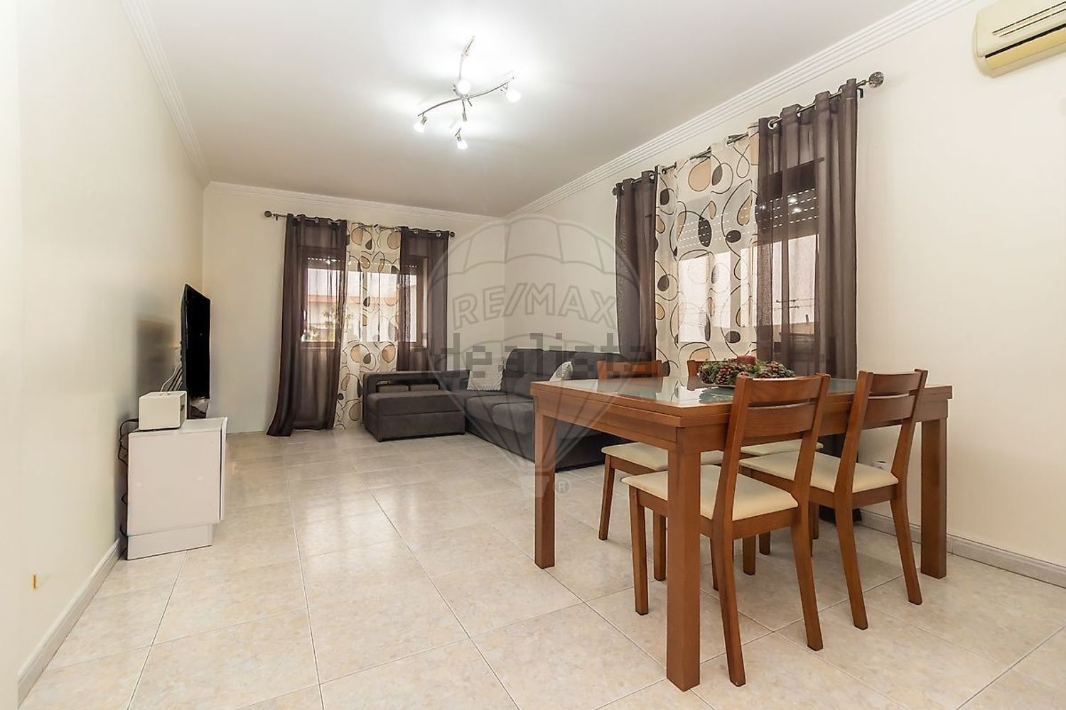 公寓 t3出售在Rua Particular Francisco Pinto da Silva - 客厅