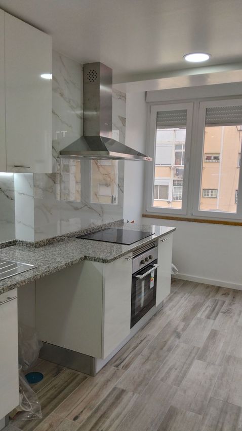 出租公寓 t2在Rua 1º de Maio, 22