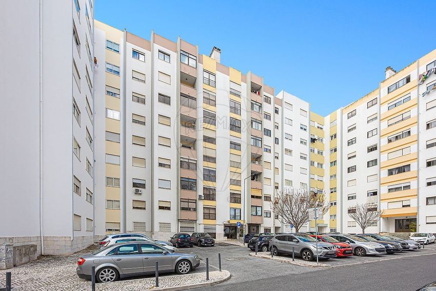 公寓 t4出售在Praceta Cesário Verde