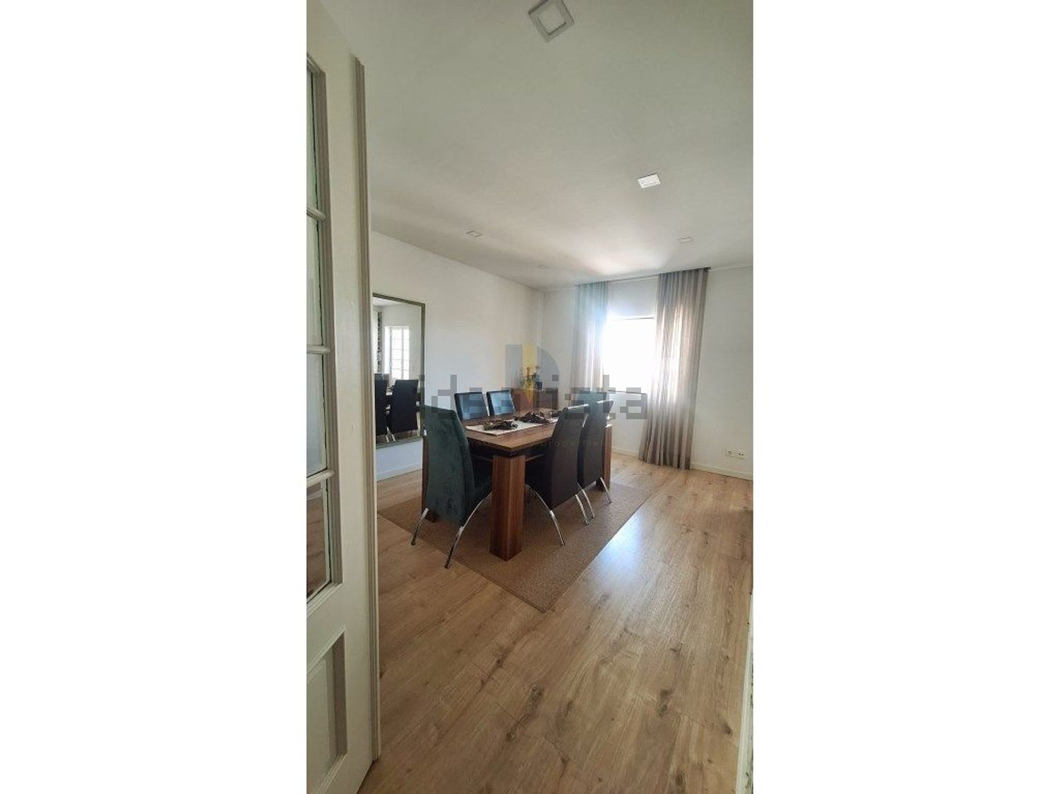 小楼房或独栋别墅出售在Rua Fernando Pessoa - 过道