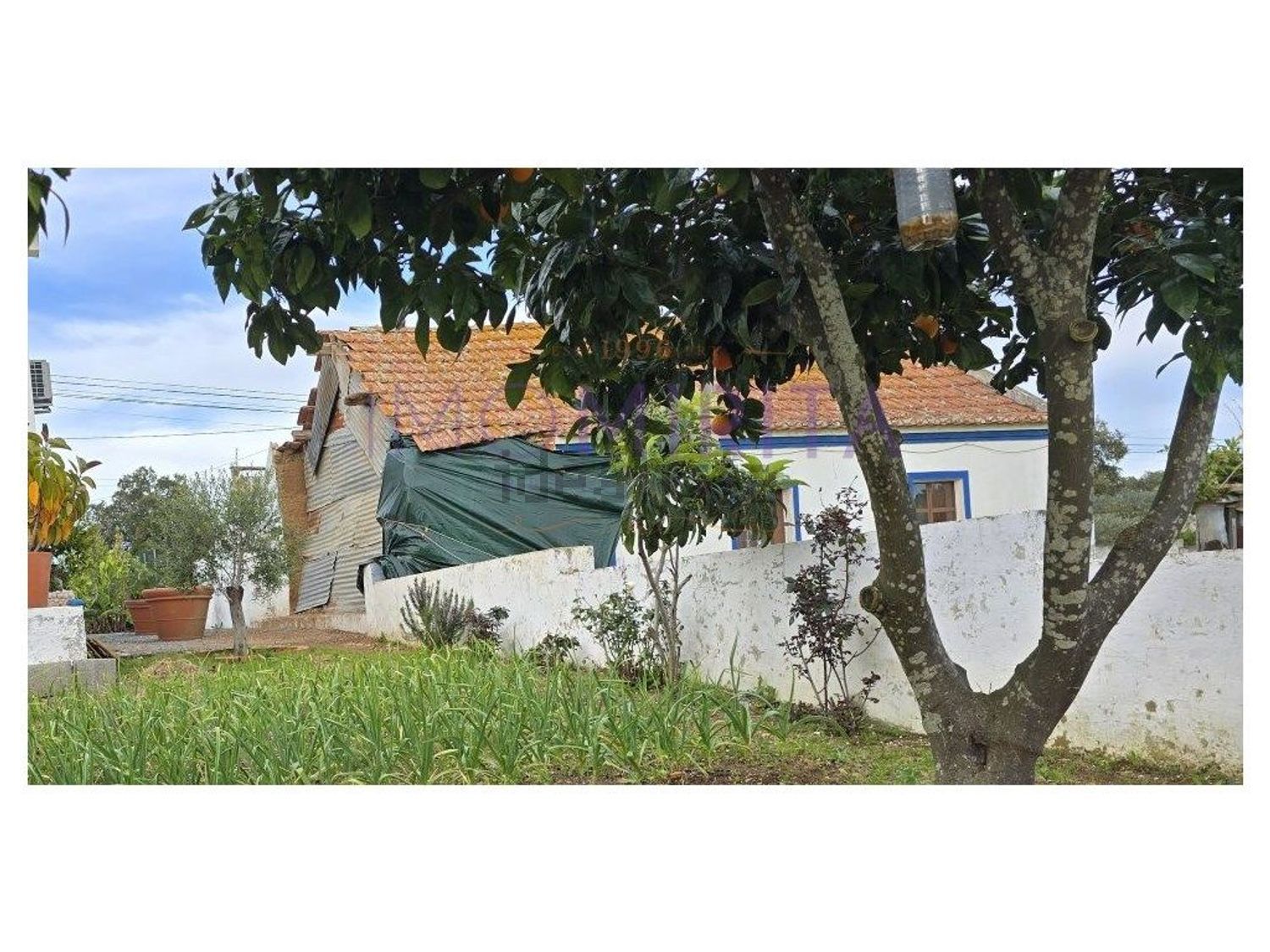 小楼房或独栋别墅出售在Rua do Chafariz - 外立面