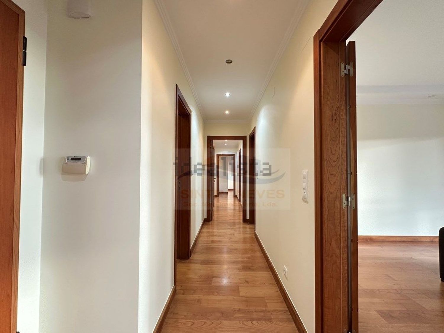 出租公寓 t4在Casal de São Brás - Vila Chã - 过道