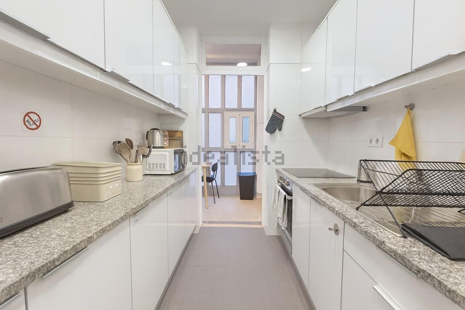 出租房间在Avenida Infante Santo, 345 - 厨房