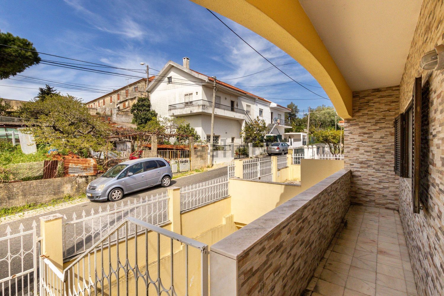 小楼房或独栋别墅出售在Rua São Valentim, 236 b - 阳台