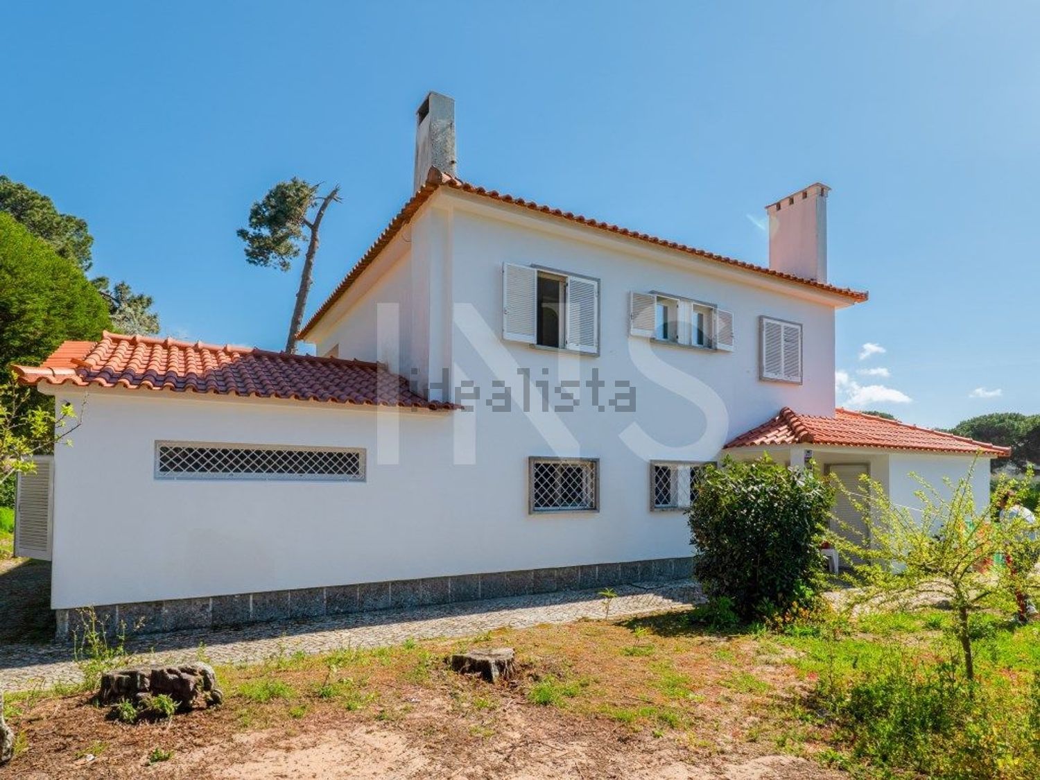 小楼房或独栋别墅出售在Rua do Beco - 外立面