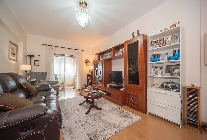 公寓 t2出售在Largo de Filinto Elísio, 5