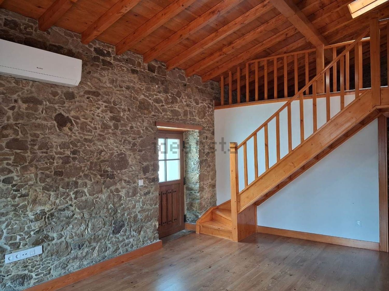 小楼房或独栋别墅出售在São Bartolomeu dos Galegos e Moledo - 照片