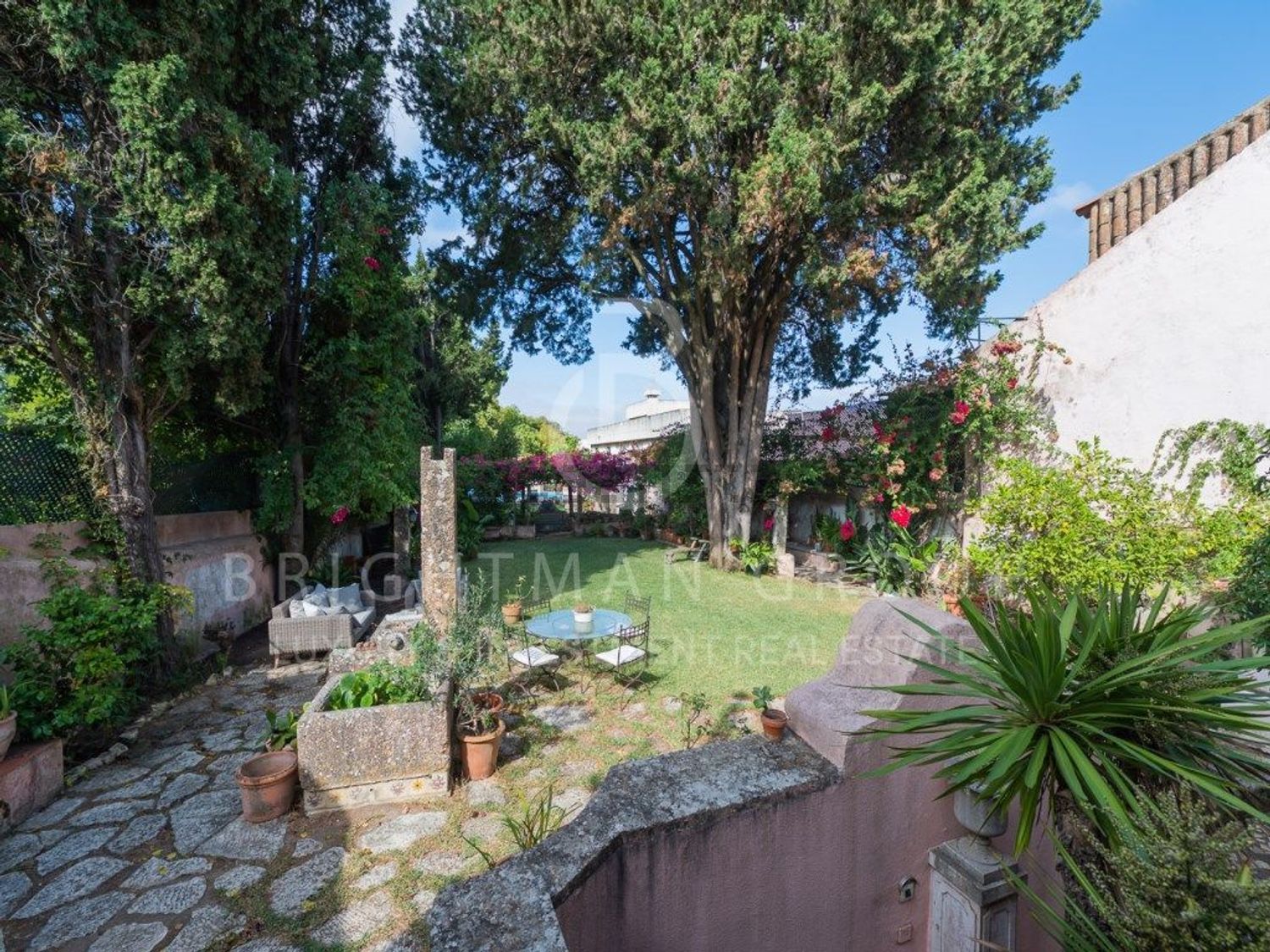 小楼房或独栋别墅出售在Carriche - Hospital das Forças Armadas - 花园