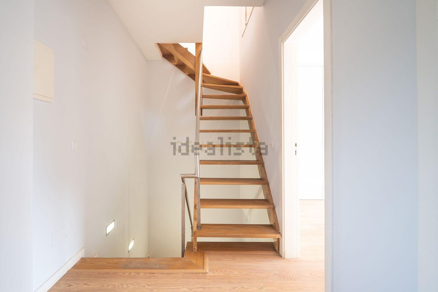 小楼房或独栋别墅出售在Rua Engenheiro José Caetano Salema Garção, 29 - 详情