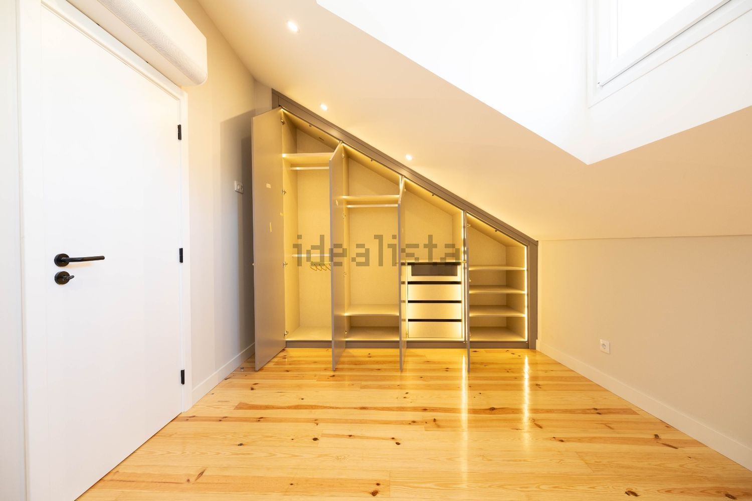 双拼别墅出售在Avenida Doutor Leão de Oliveira - 试衣间