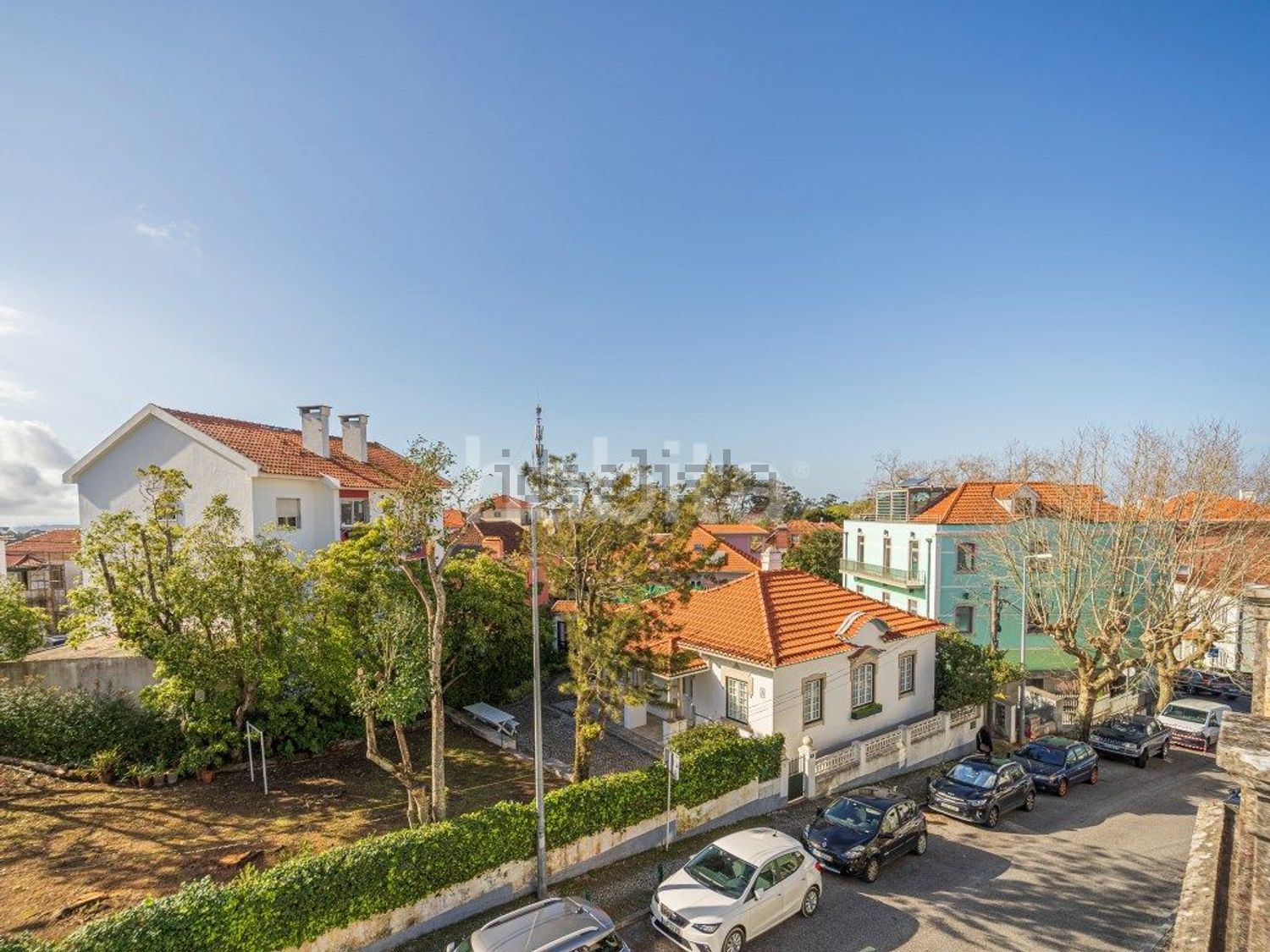 小楼房或独栋别墅出售在Rua Guilherme de Almeida, 9 - 外立面