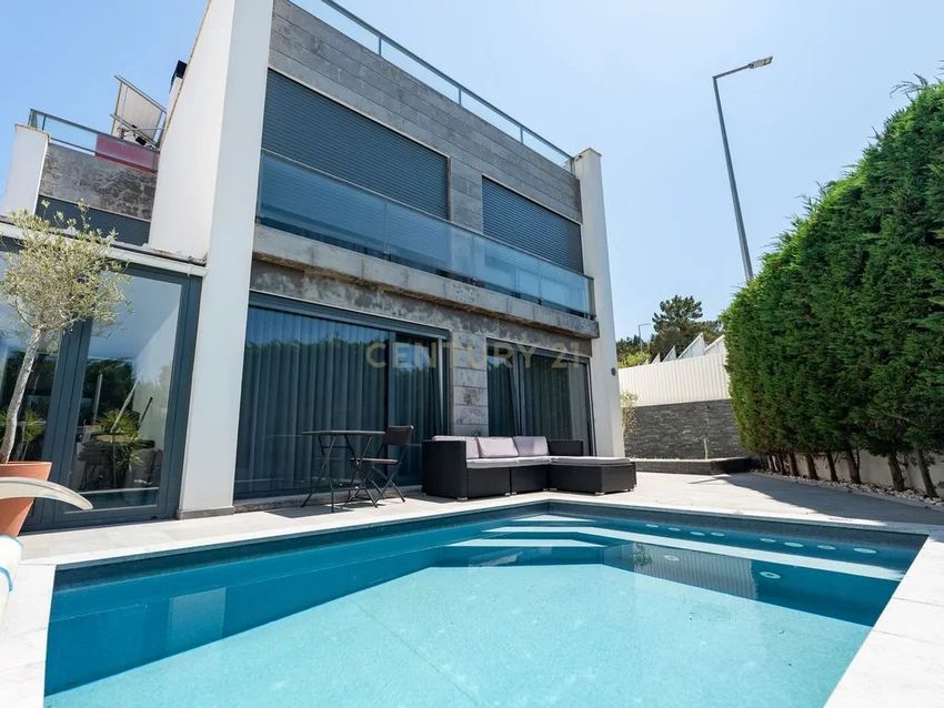 小楼房或独栋别墅出售在Rua dos Calços