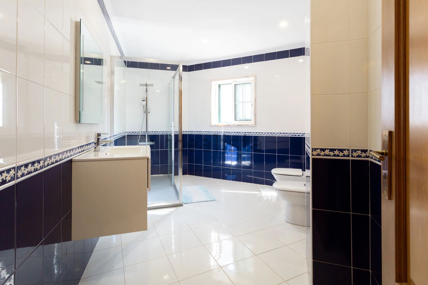 小楼房或独栋别墅出售在Rua do Alecrim - 卫生间