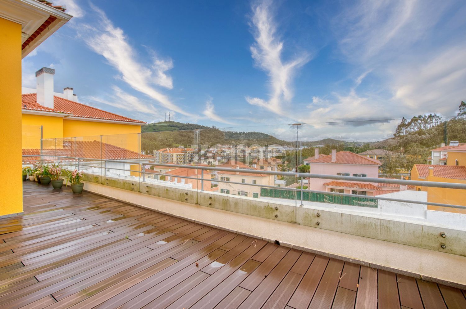 复式公寓出售在Rua dos Eucaliptos, 2 - 院子