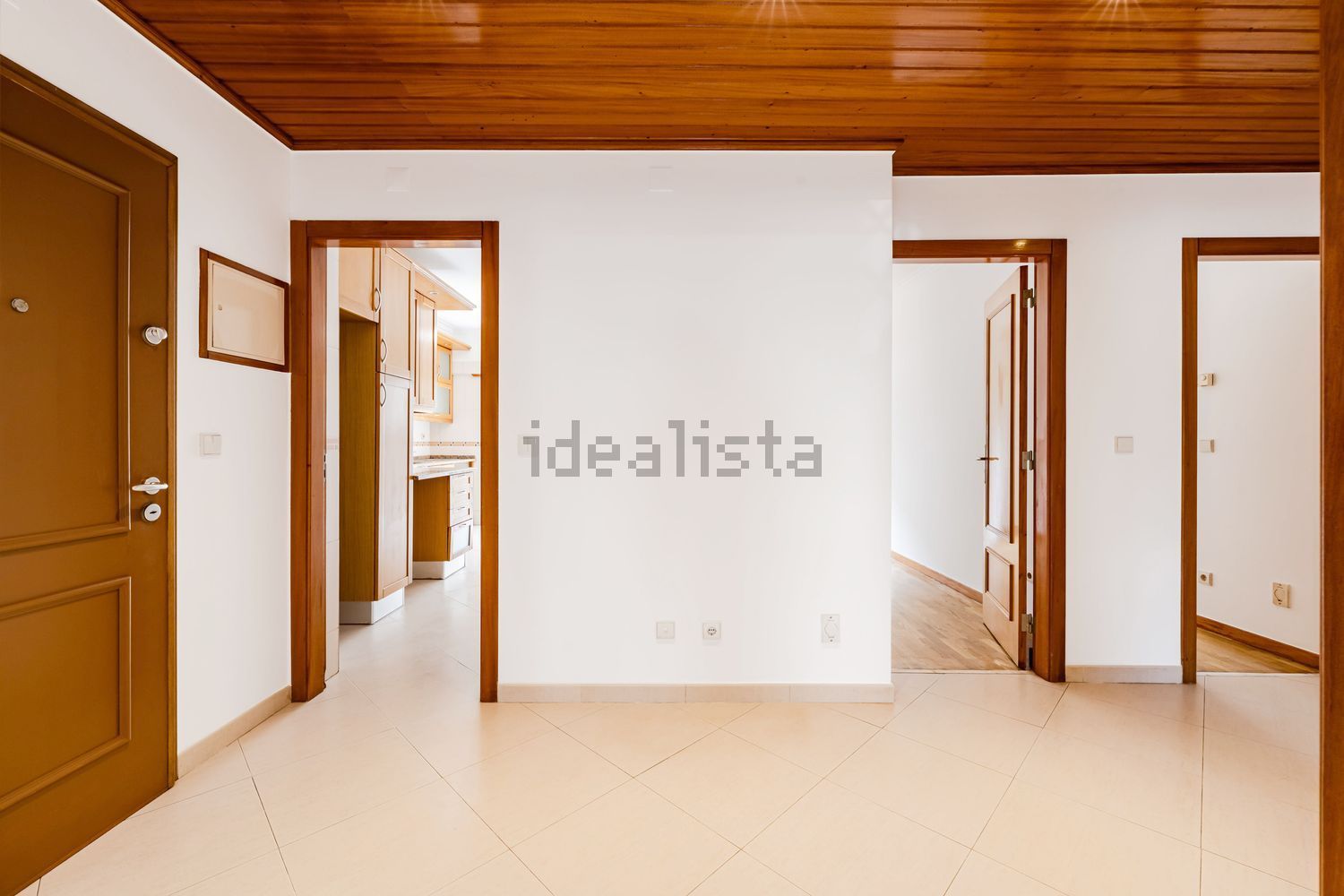 公寓 t3出售在Falagueira-Venda Nova - 过道