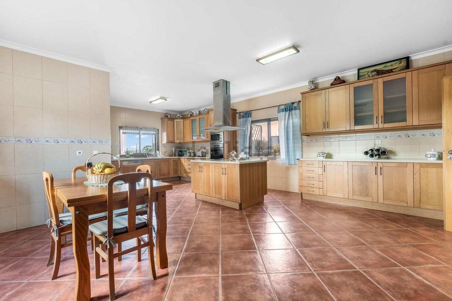 小楼房或独栋别墅出售N10 - 厨房