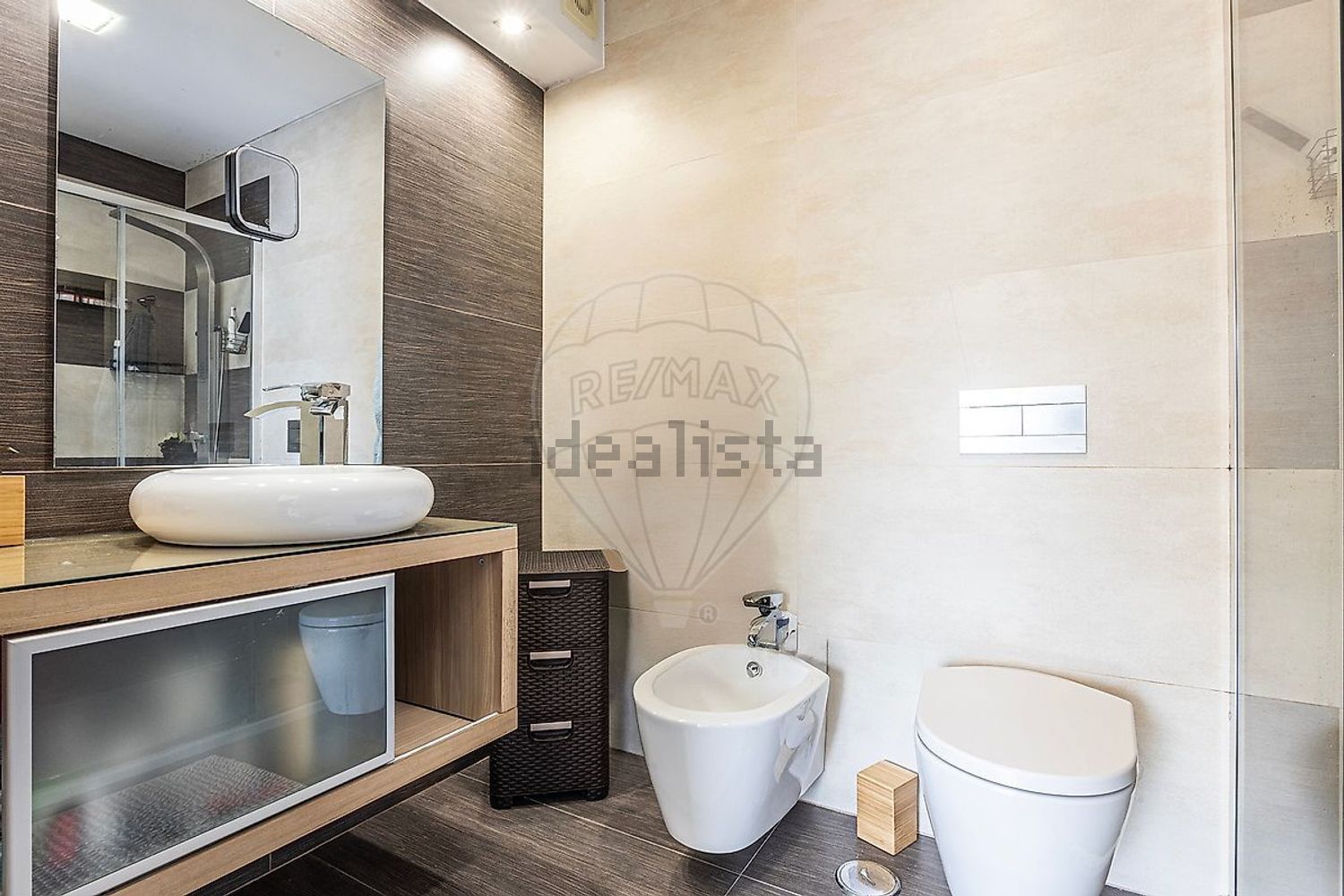 小楼房或独栋别墅出售在Largo do Juncalinho - 卫生间