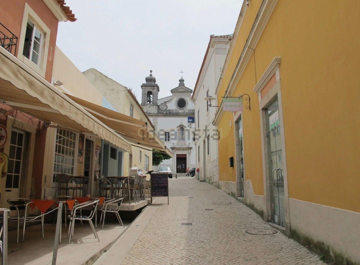 小楼房或独栋别墅出售在Estrada Sem Nome - 外立面