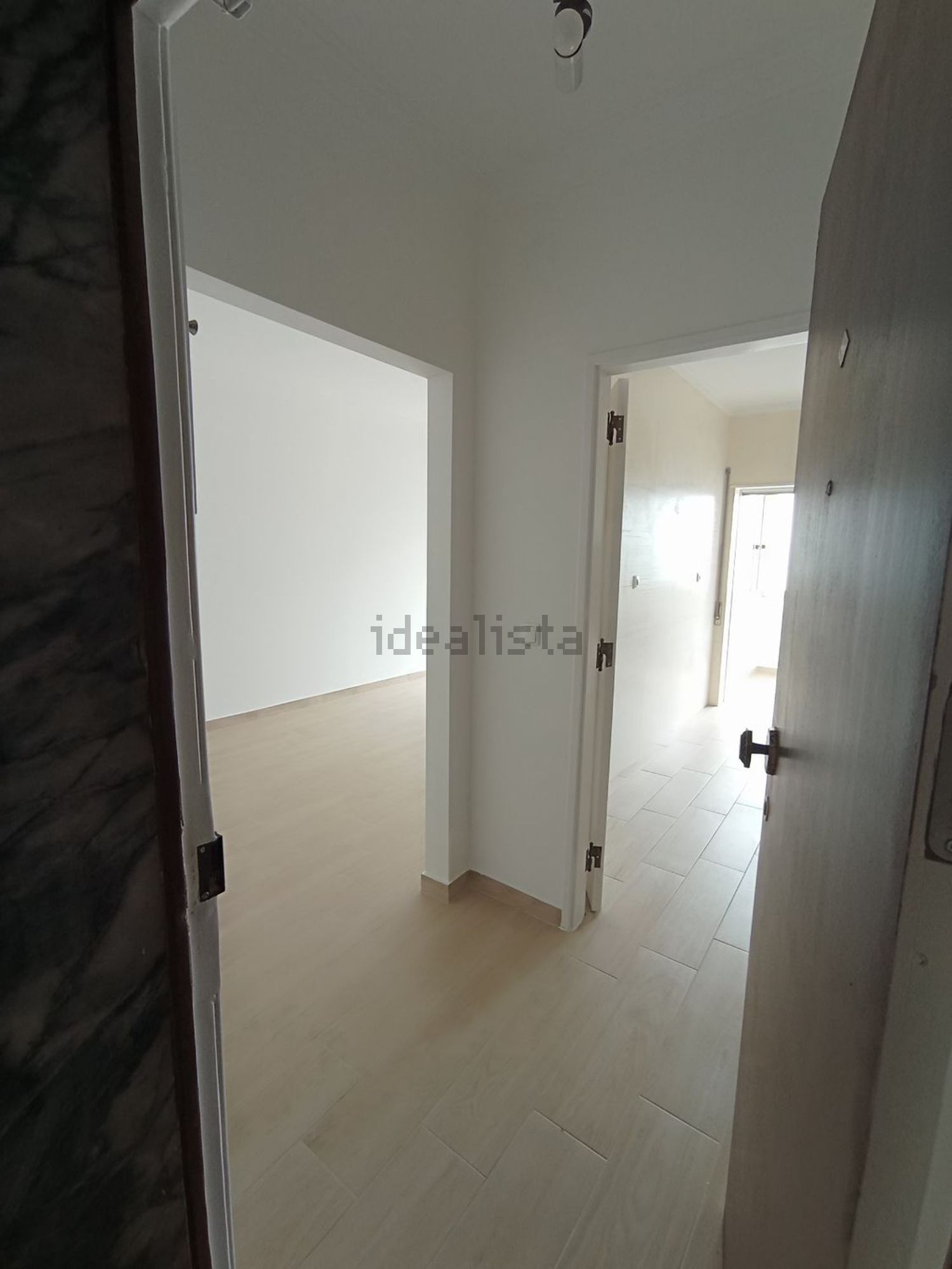 出租公寓 t1在Rua Francisco Vieira de Almeida s/n - 过道