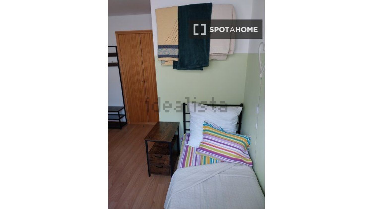 出租房间在Rua Engenheiro Cunha Leal - 卧室