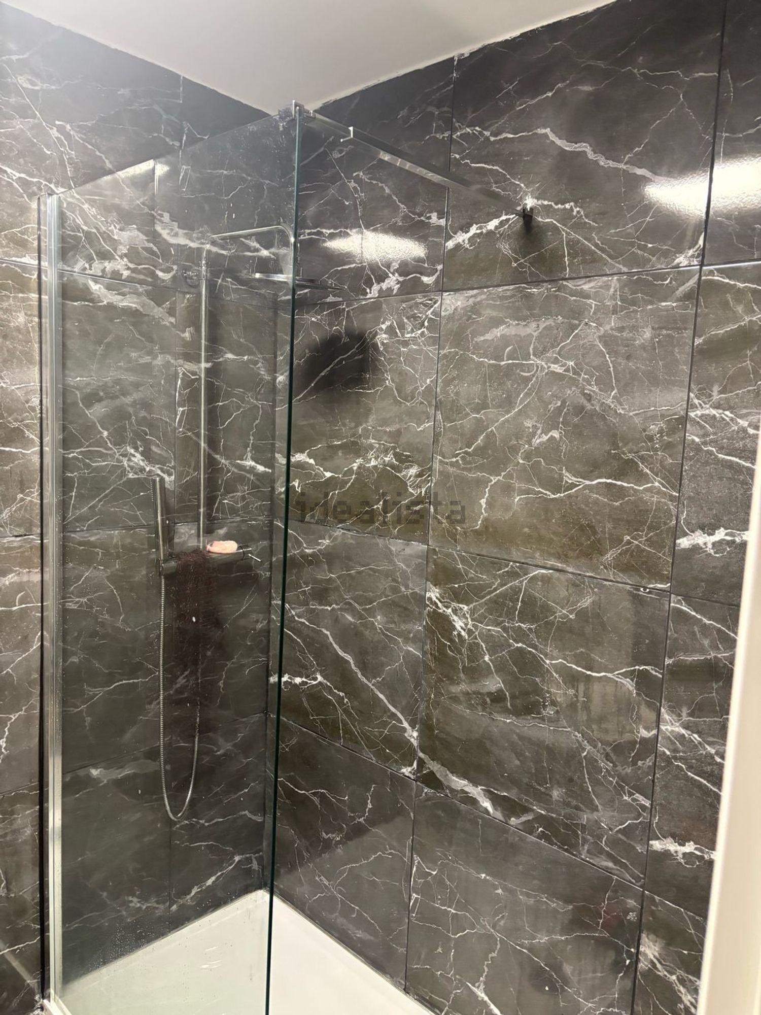 出租房间在Rua Fernão Mendes Pinto, 440 - 卫生间