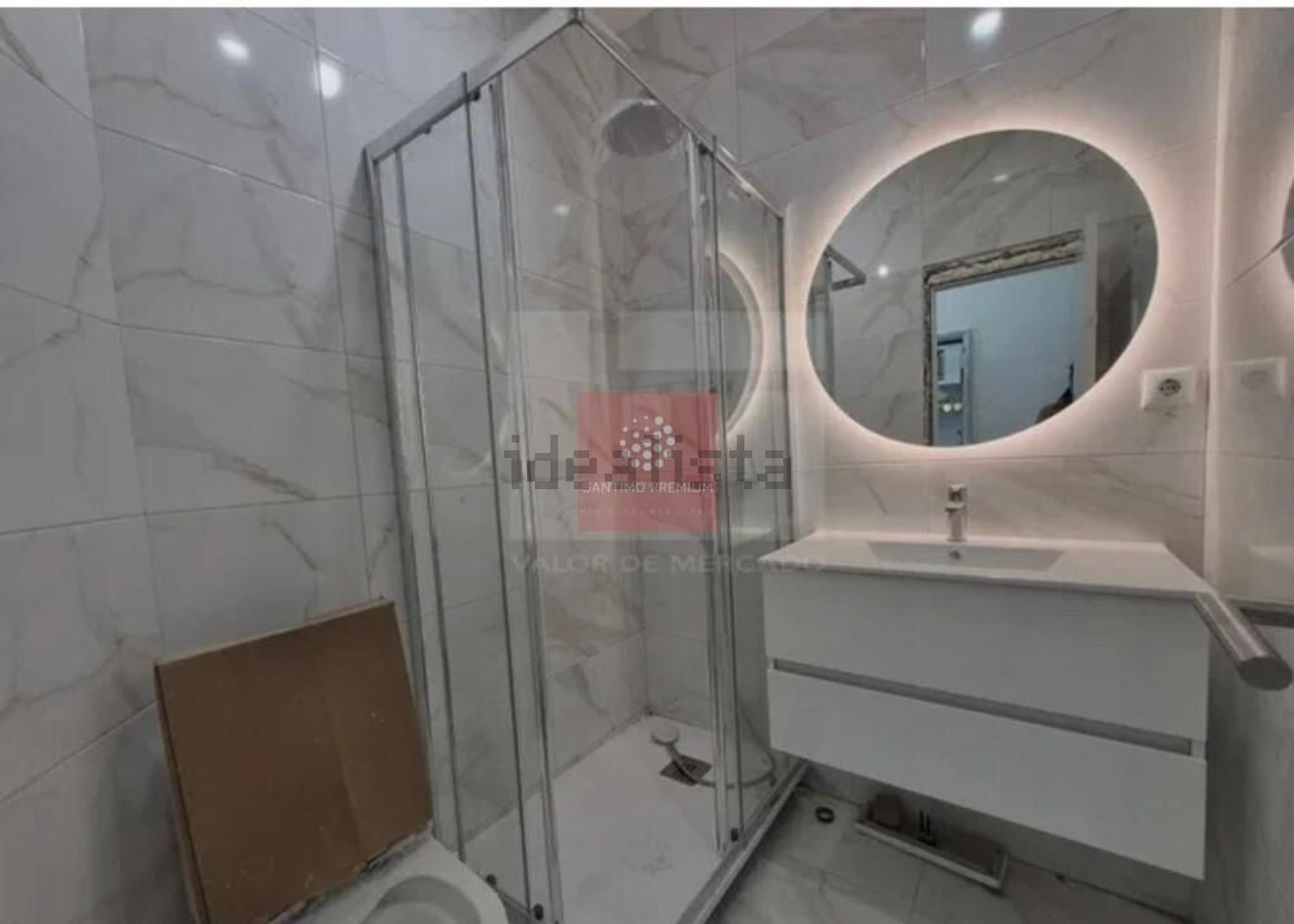 公寓 t1出售在Rua Elias Garcia s/n - 卫生间