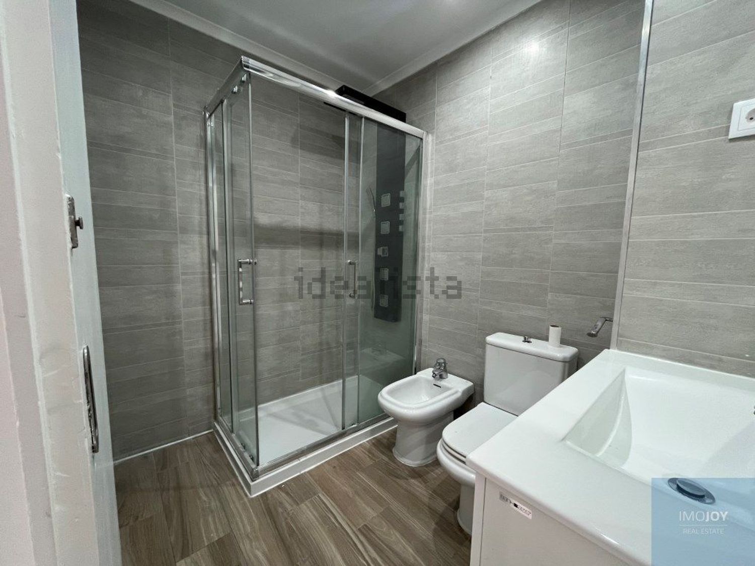 出租公寓 t2在Rua Ana de Castro Osório, 10 - 卫生间