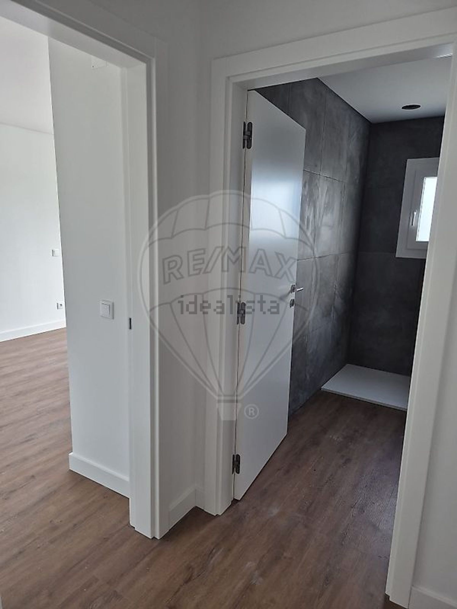 小楼房或独栋别墅出售在Rua 27 - 照片