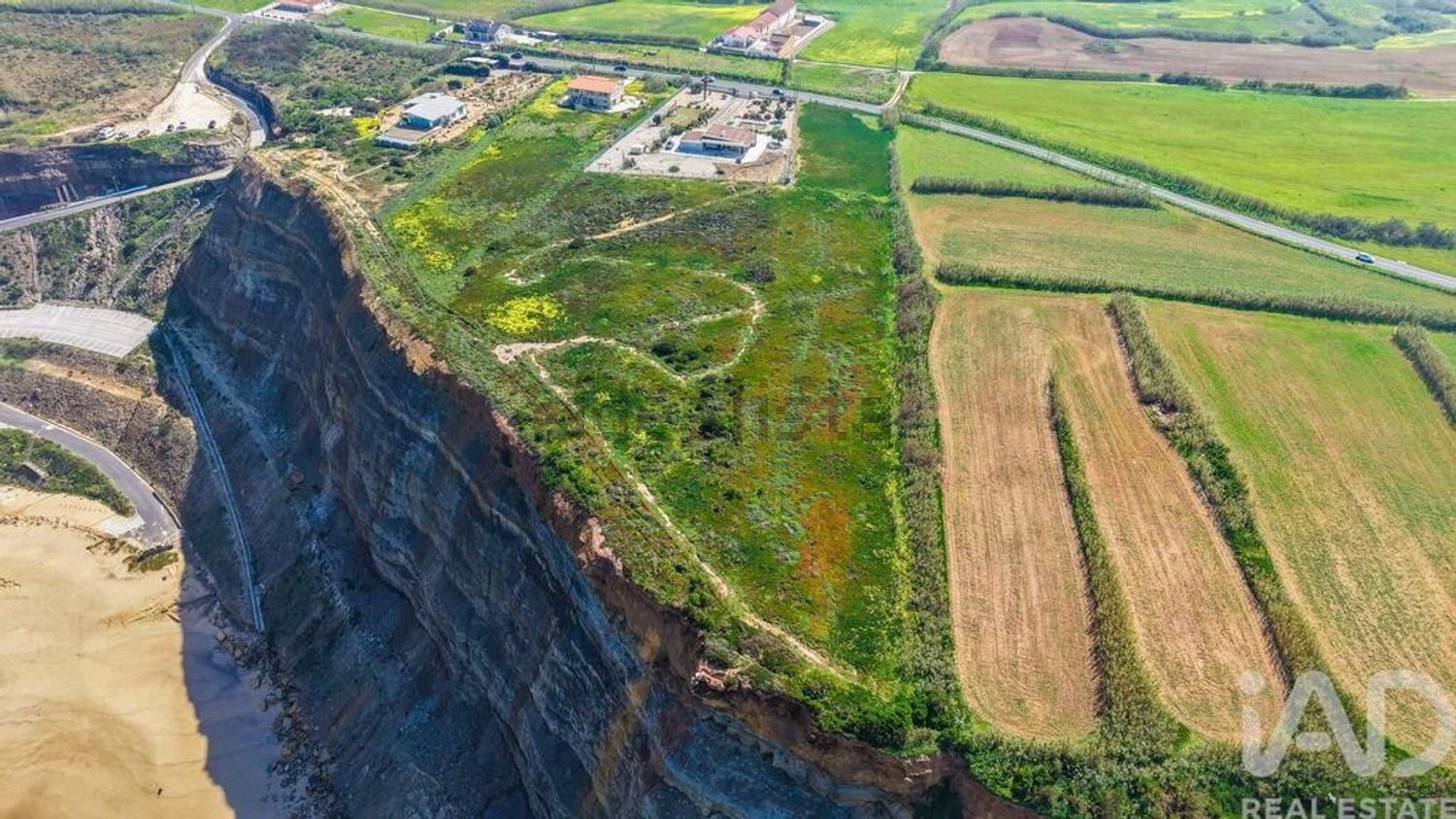 小楼房或独栋别墅出售在Encarnação - 花园