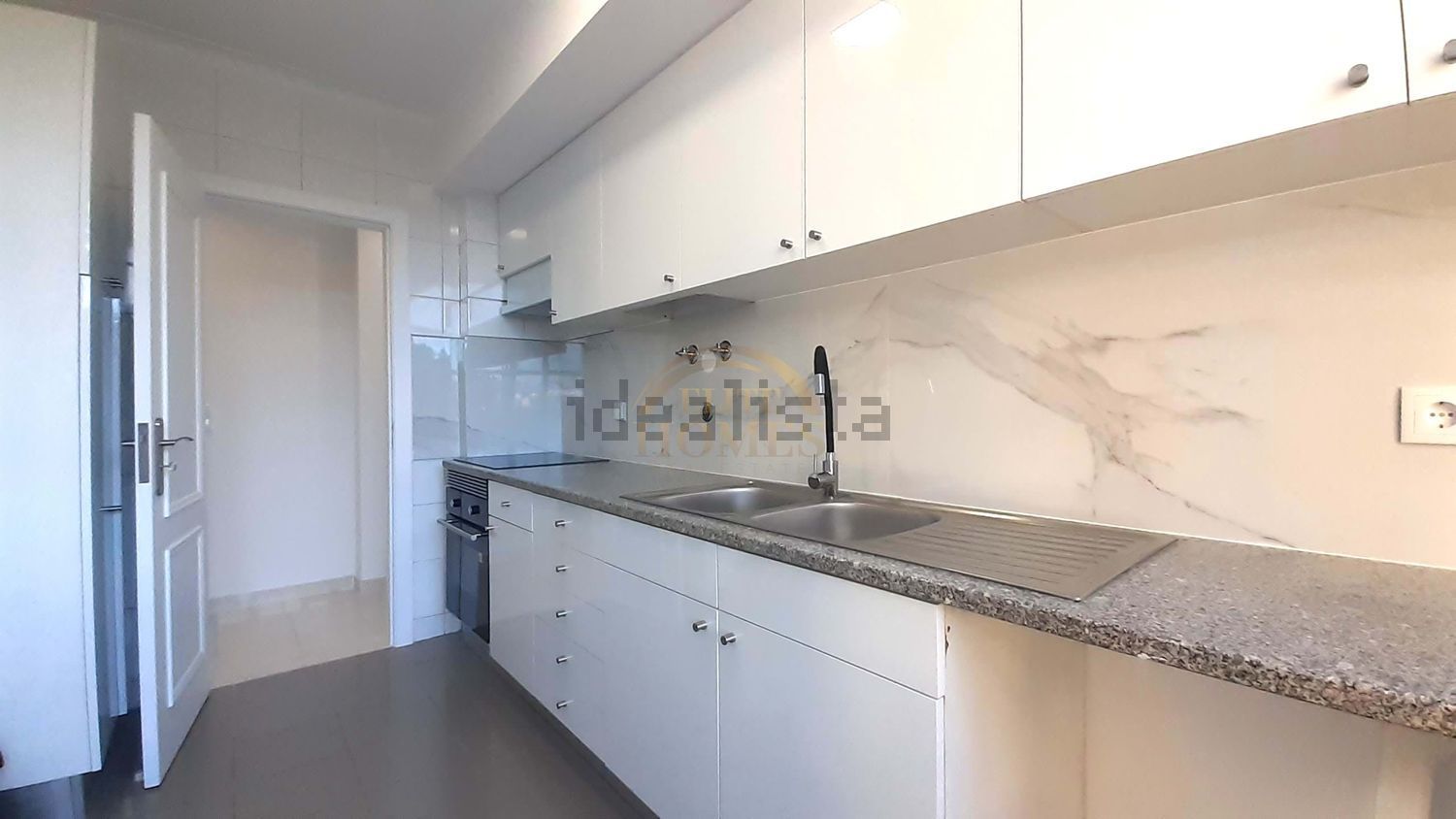 公寓 t3出售在Praceta Raúl Brandão - 厨房