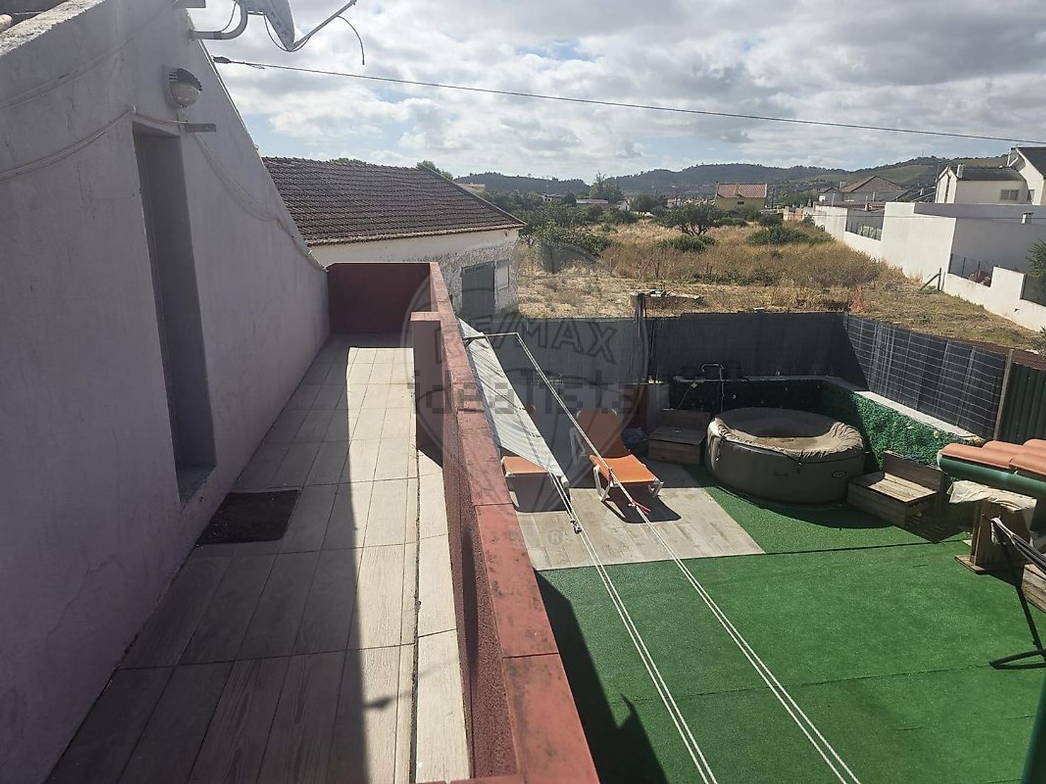 小楼房或独栋别墅出售在Carregado e Cadafais - 阳台