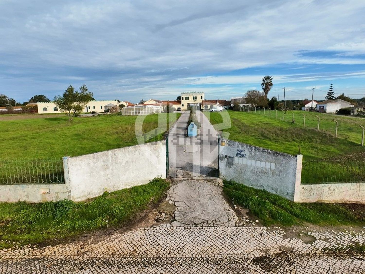 庄园出售在Rua 25 de Abril - 花园