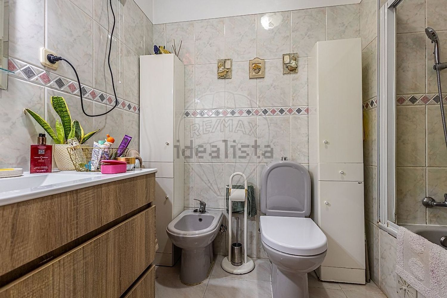 小楼房或独栋别墅出售在Estrada Sem Nome, 27 e 29 - 卫生间