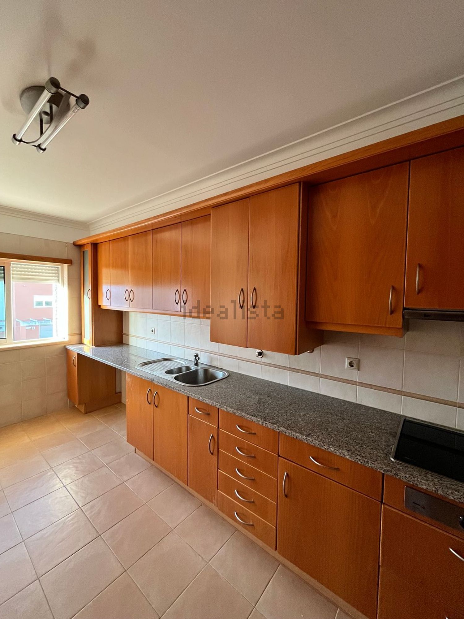 公寓 t3出售在Rua Oriente s/n - 厨房