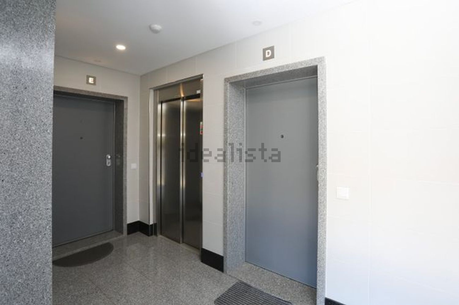 公寓 t2出售在Rua da Bica - 过道