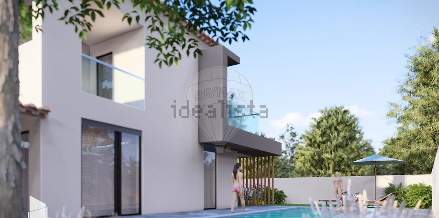 小楼房或独栋别墅出售Em552 - 外立面