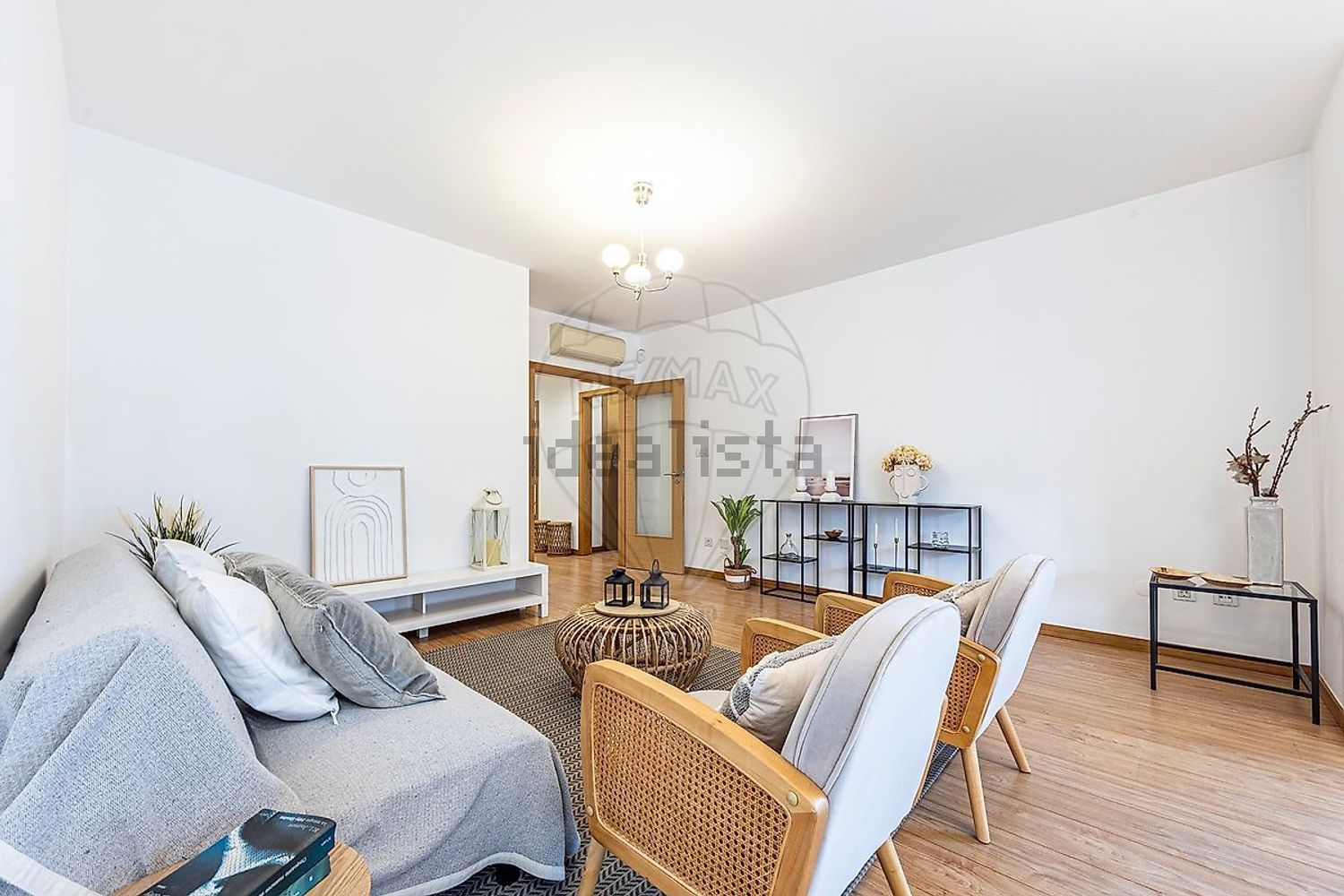 公寓 t3出售在Avenida Diogo Cão - 客厅