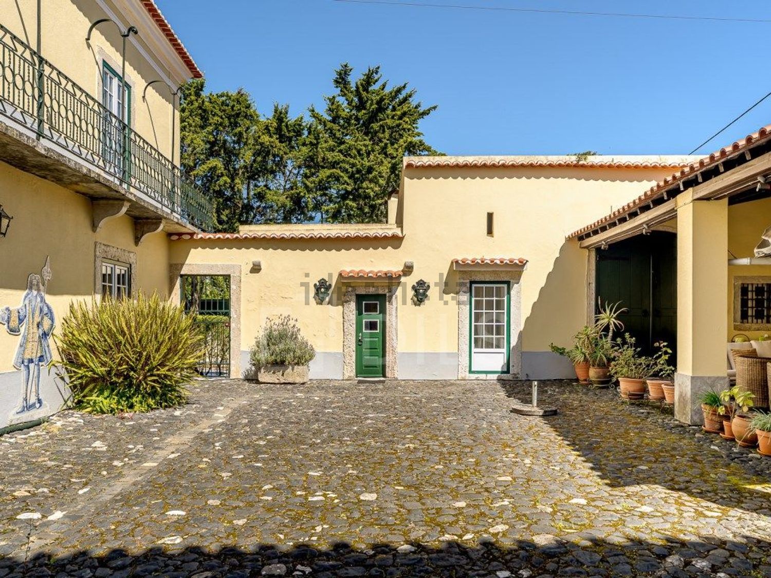 小楼房或独栋别墅出售在Rua Norte - 外立面