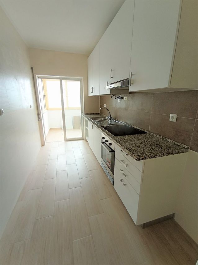 出租公寓 t1在Rua Francisco Vieira de Almeida s/n