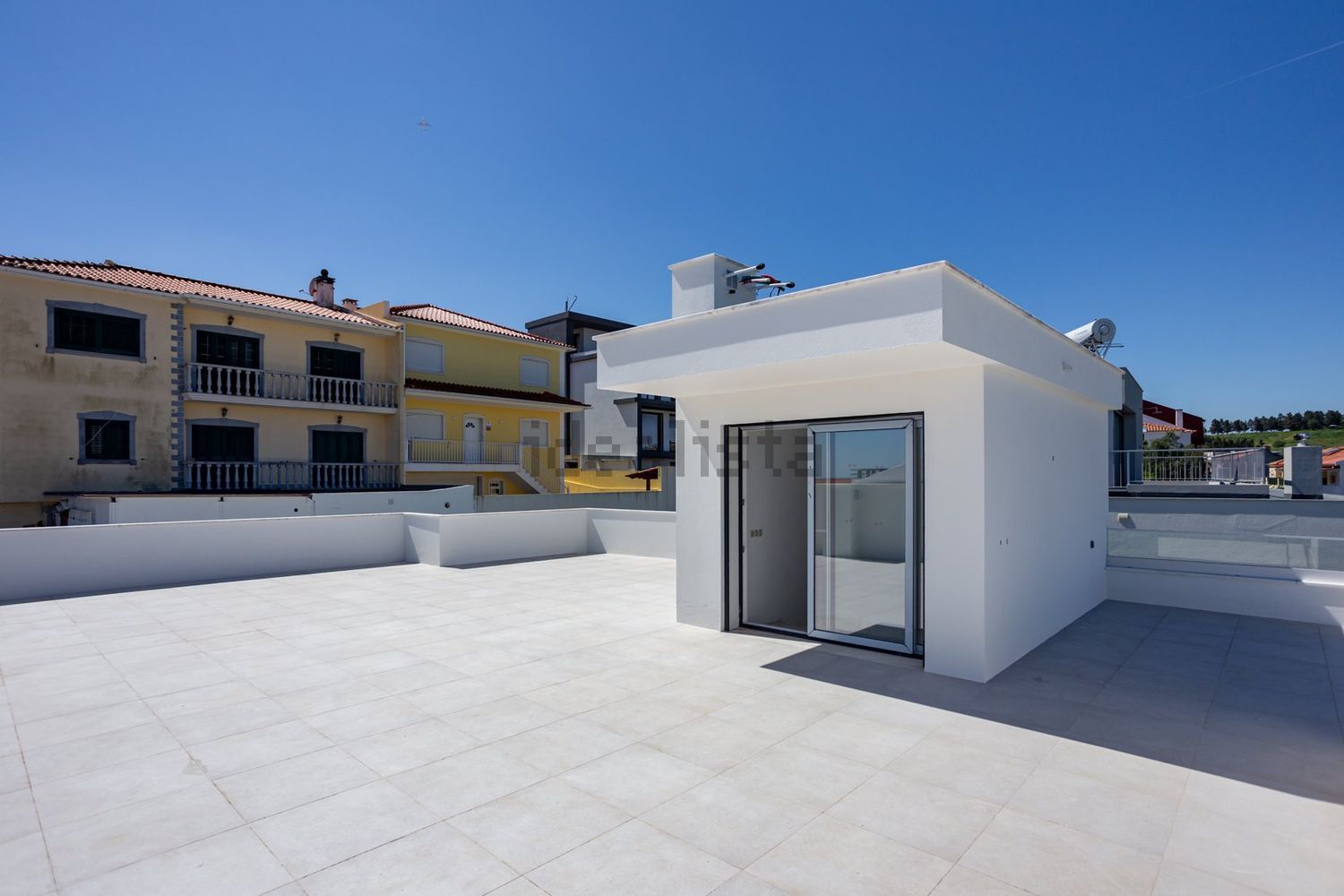 双拼别墅出售在Avenida Raul Brandão - 阳台