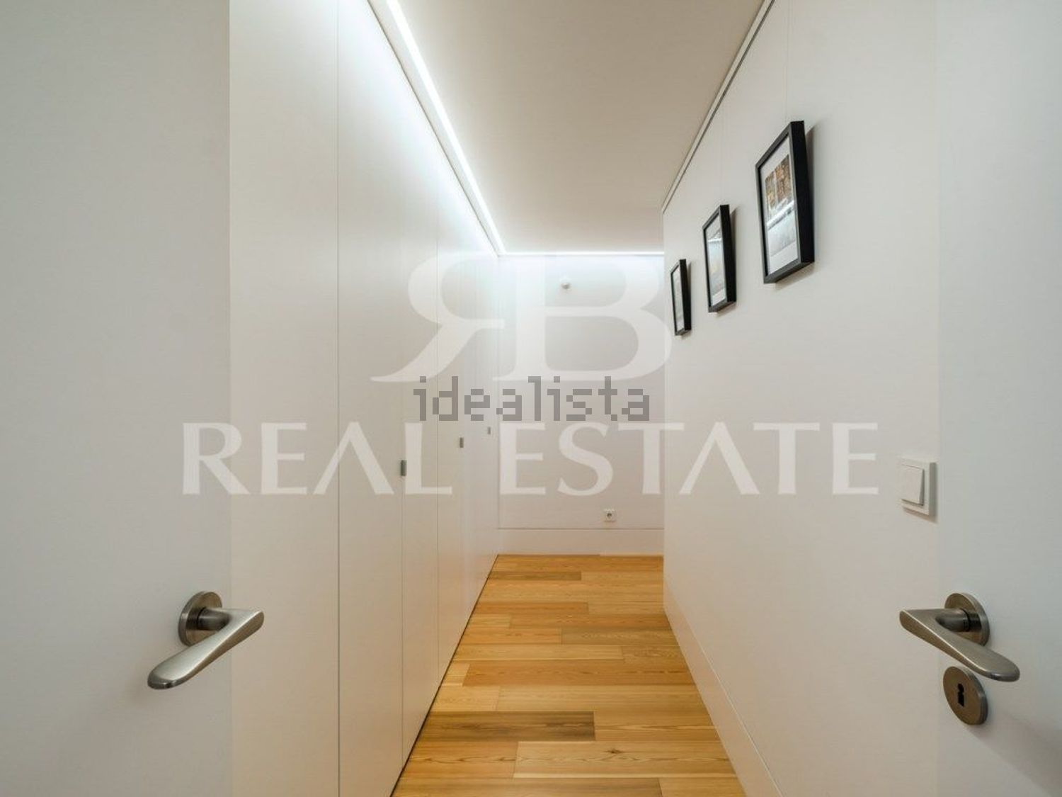 公寓 t3出售在Rua António Maria Cardoso, 11 - 过道