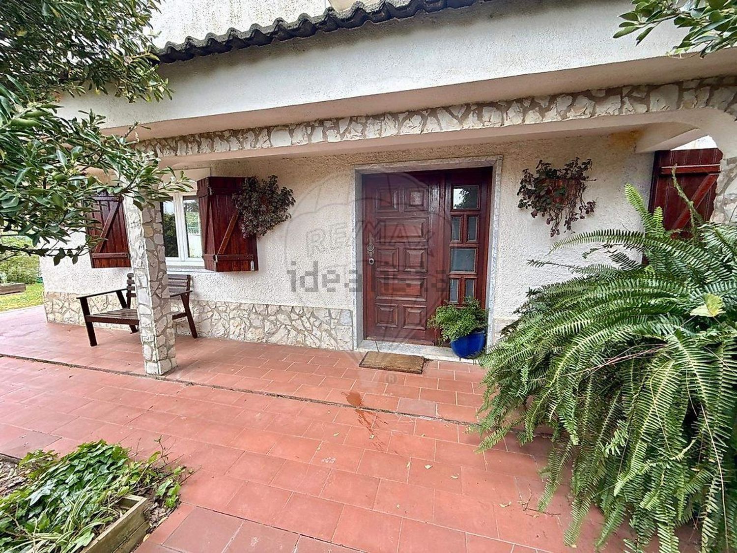 小楼房或独栋别墅出售在Rua 18 - 外立面