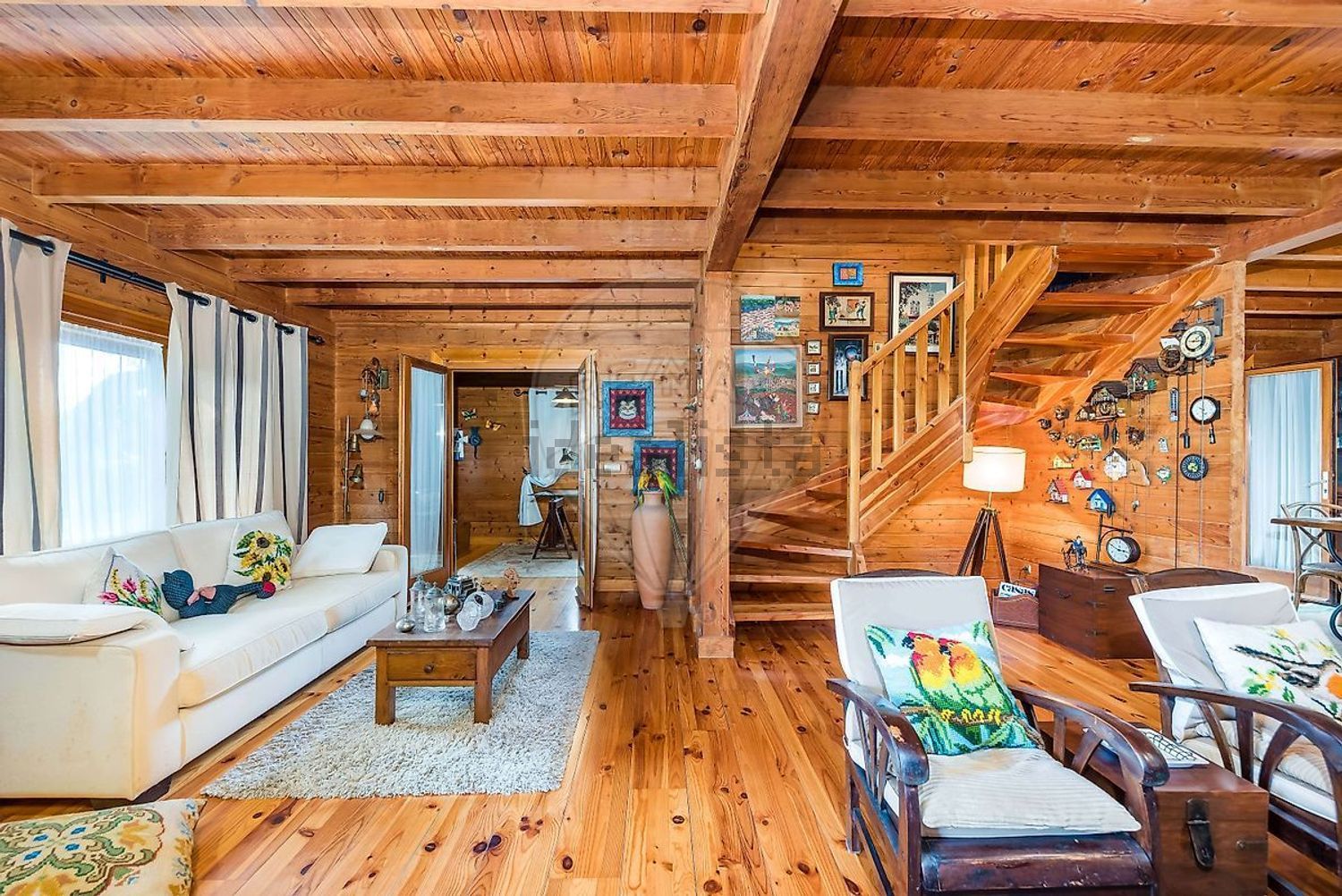 小楼房或独栋别墅出售Ip1 - 客厅