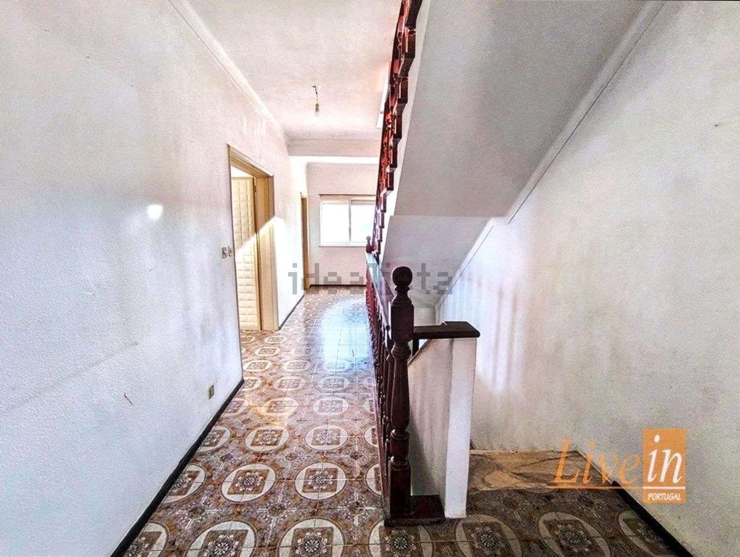 小楼房或独栋别墅出售在Santo Isidoro - 过道