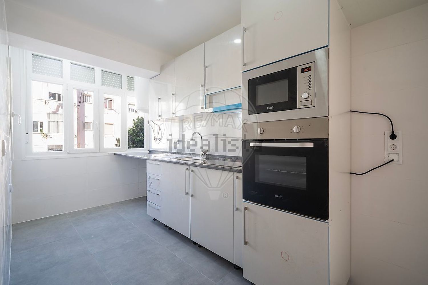 出租公寓 t2在Praceta Infante Dom Fernando - 厨房